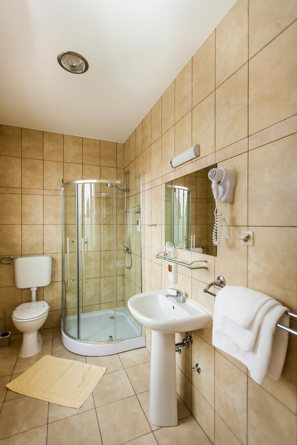 Hotel Petrijevci Bizovac Room photo